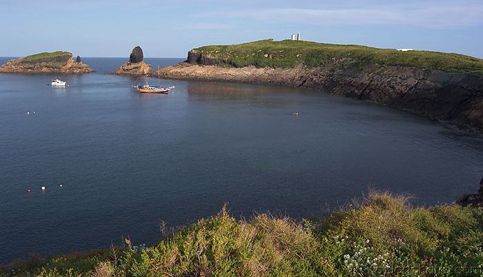 Make: NIKON CORPORATION
Model: NIKON D100
DateTime: 2004:05:06 23:54:20
EXIFImageWidth: 700
ExifImageLength: 402
Flash: Off
FocalLength: 18,00 mm
MeteringMode: Center Weighted Average
FNumber: F11,0
ExposureTime: 1/125 sec
Software: Adobe Photoshop 7.0
DateTimeOriginal: 2004:05:01 17:40:31
ColorSpace: sRGB